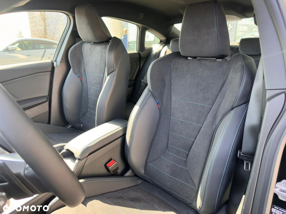 BMW Seria 2 220i mHEV - 21