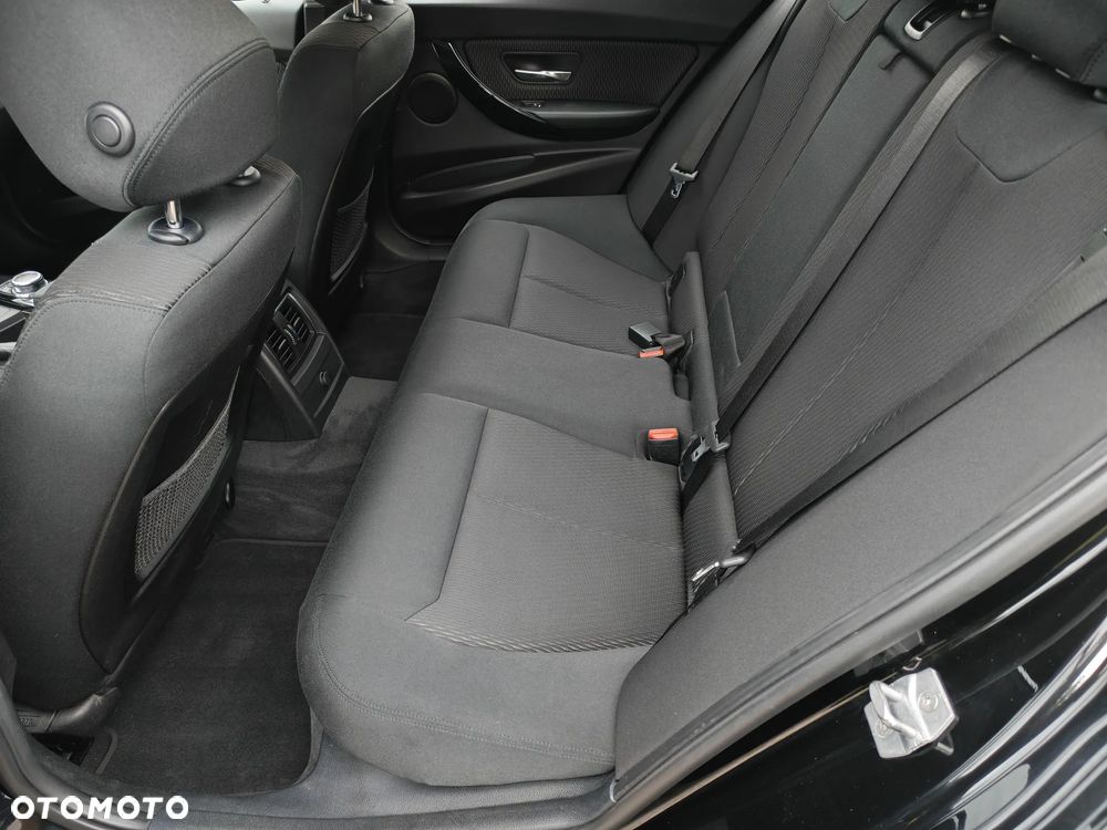 BMW Seria 3 320d Advantage - 30