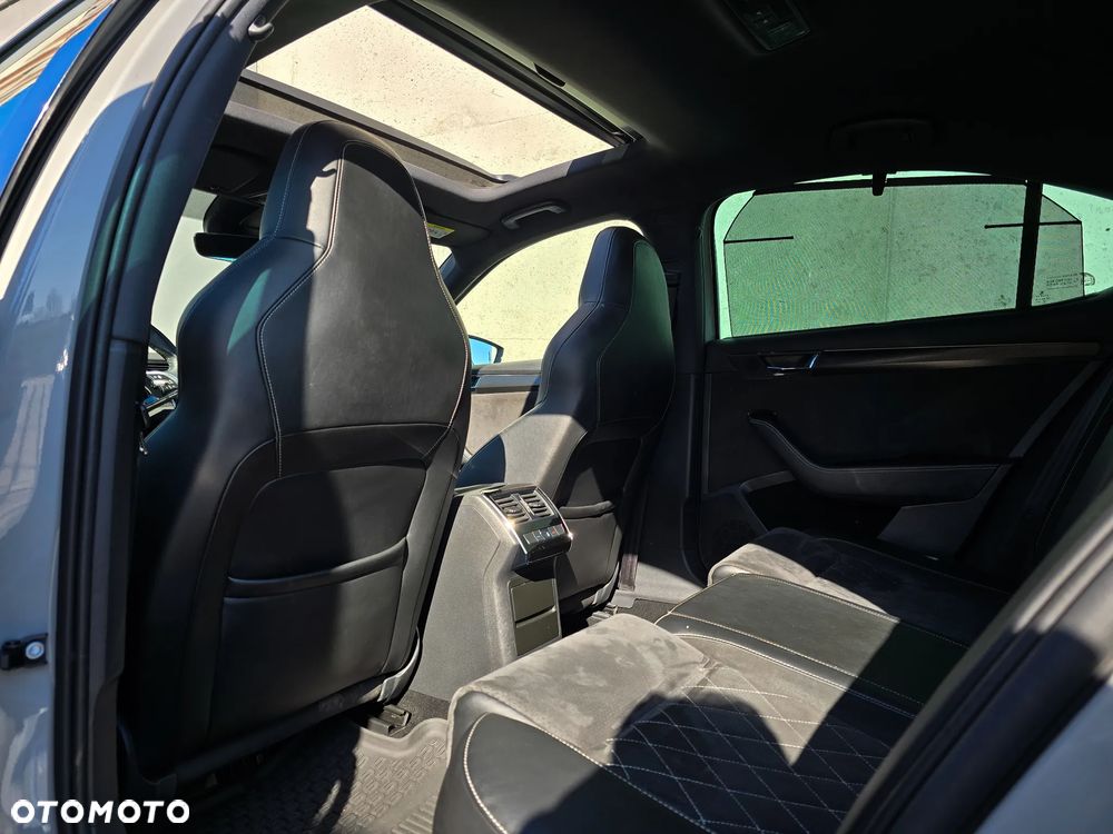 Skoda Superb 2.0 TDI SCR Sportline DSG - 31
