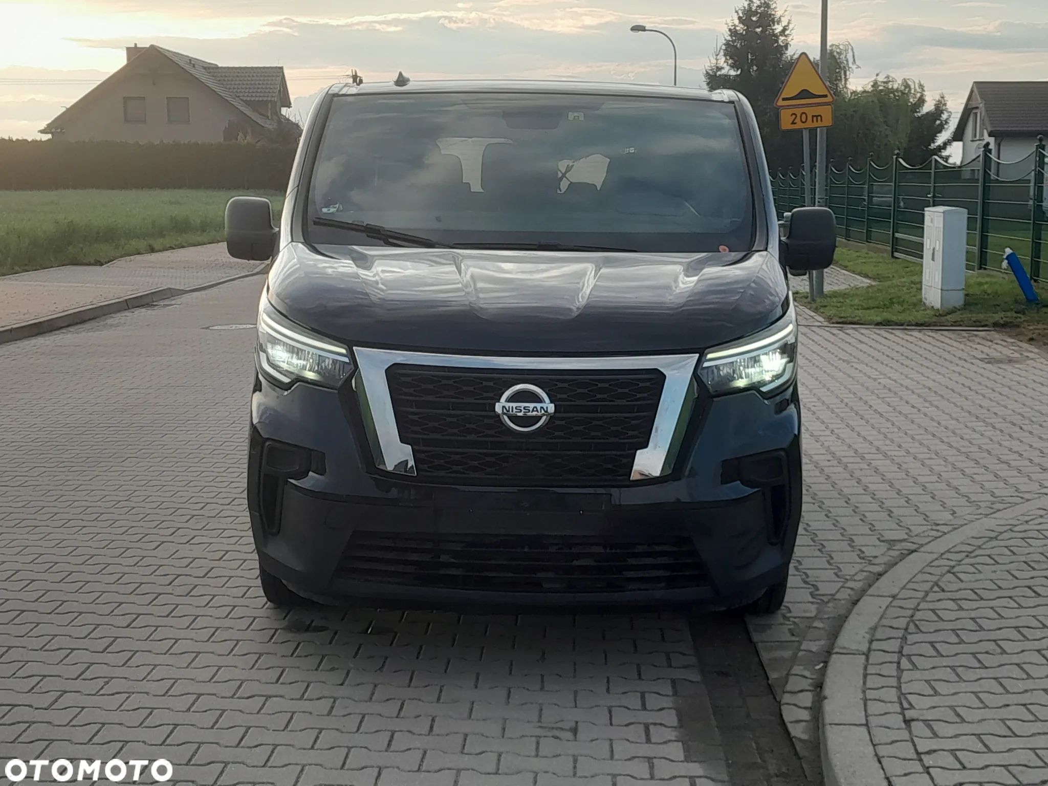 Nissan NV300 - 2