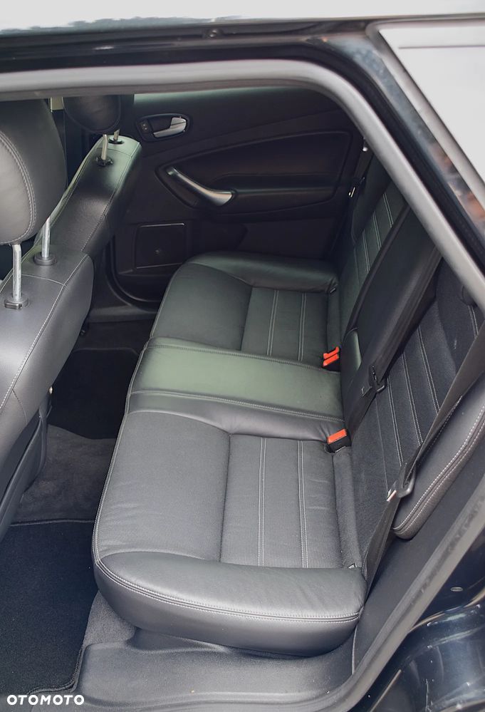 Ford Mondeo 2.0 Ghia X - 29