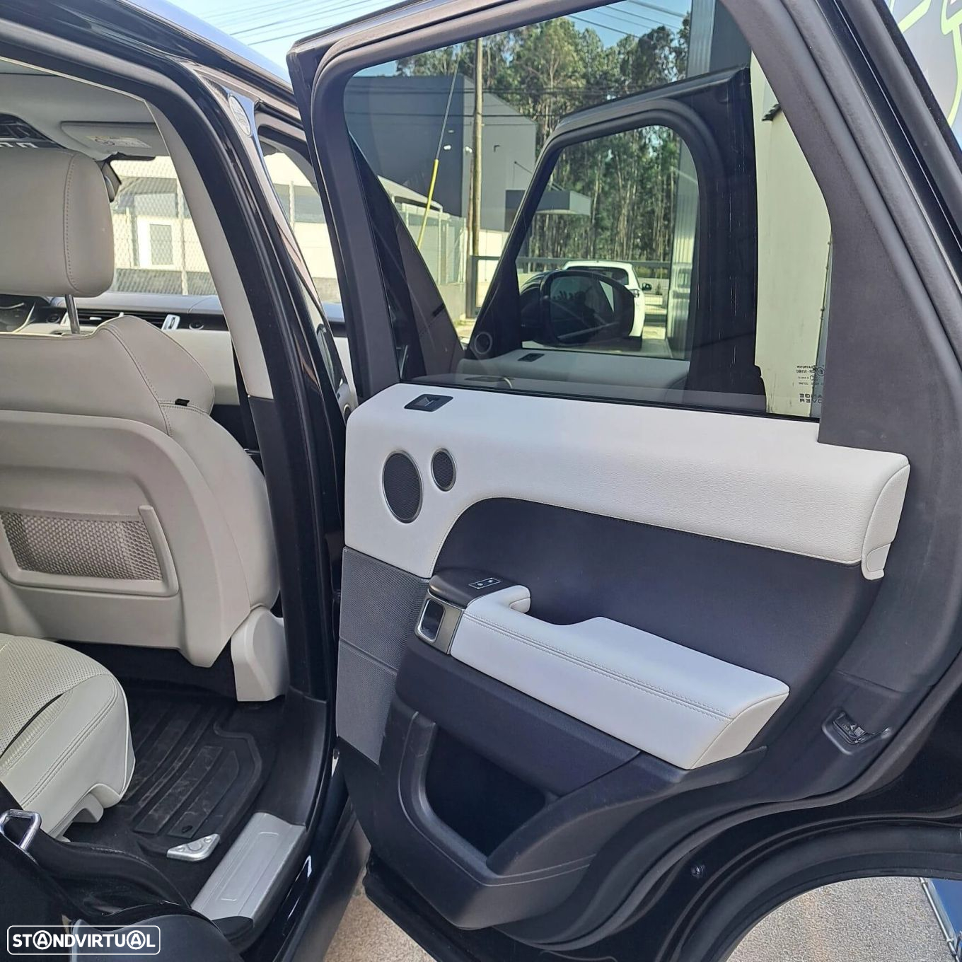 Land Rover Discovery Sport - 37