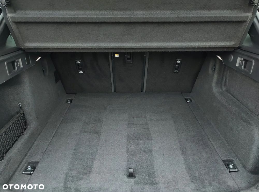 Jaguar F-Pace P250 AWD R-Dynamic HSE - 11