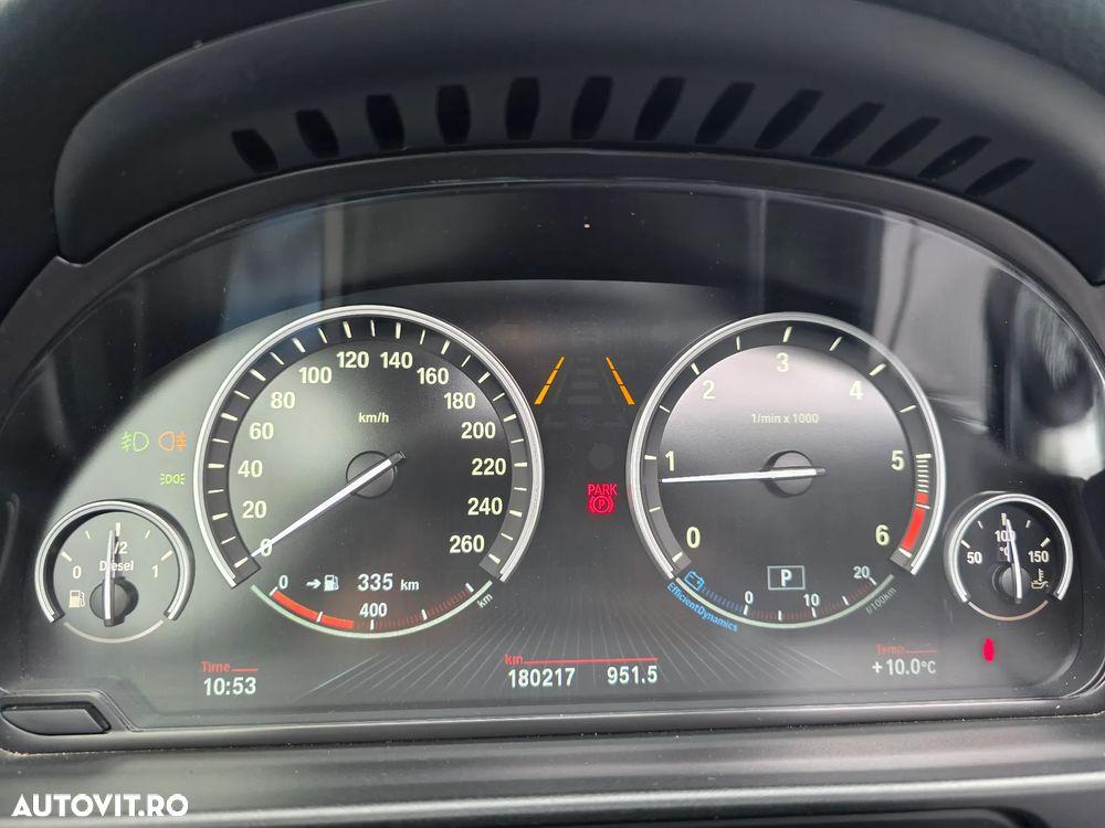 BMW Seria 5 525d xDrive AT - 17