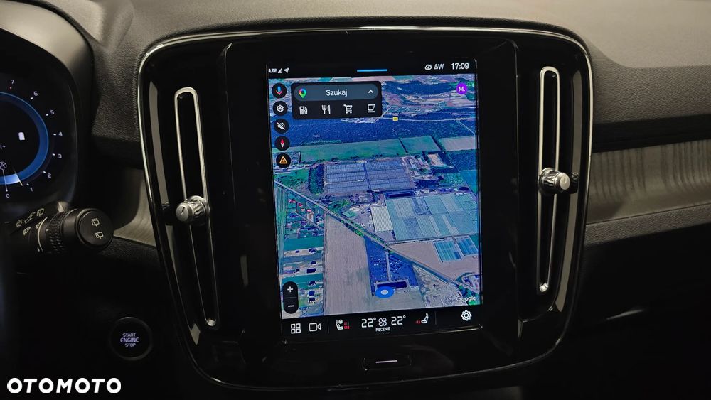 Volvo XC 40 B4 B DKG Plus Black Edition - 28