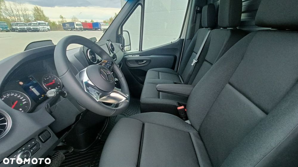 Mercedes-Benz Sprinter Furgon 319 CDI L4H2 - 12
