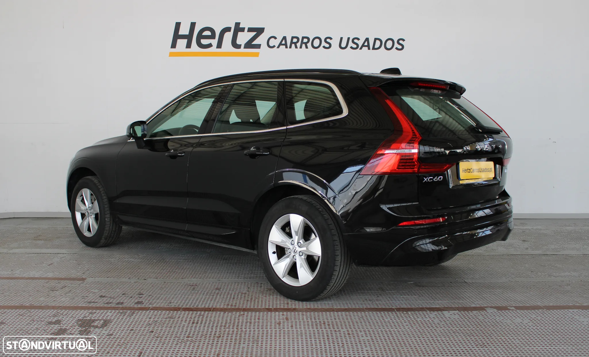 Volvo XC 60 2.0 B4 Momentum Plus - 3