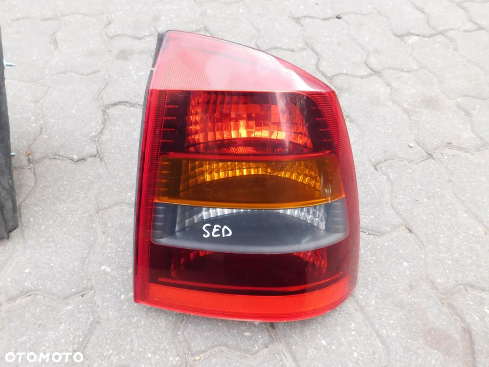 lampa lewa prawa tył OPEL ASTRA II sedan coupe cabrio CIEMNA - 9