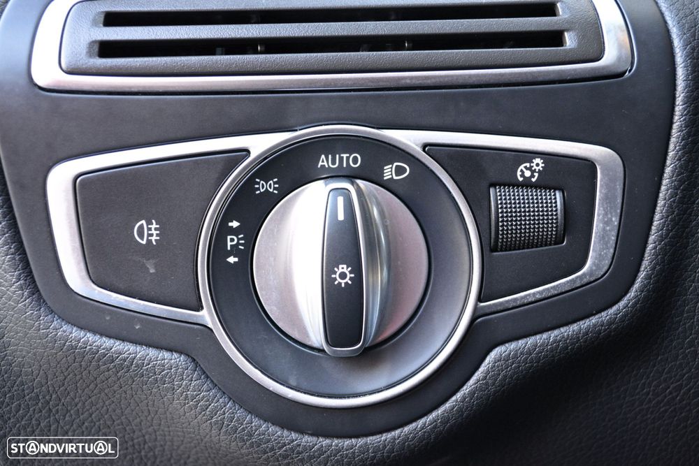 Mercedes-Benz C 300 AMG Line - 22