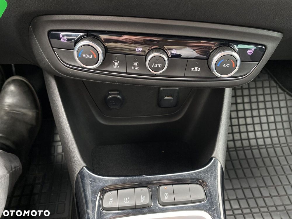 Opel Crossland 1.2 T Elegance - 19