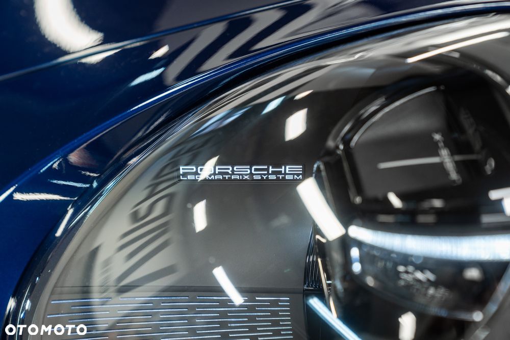 Porsche 911 Carrera 4S - 11