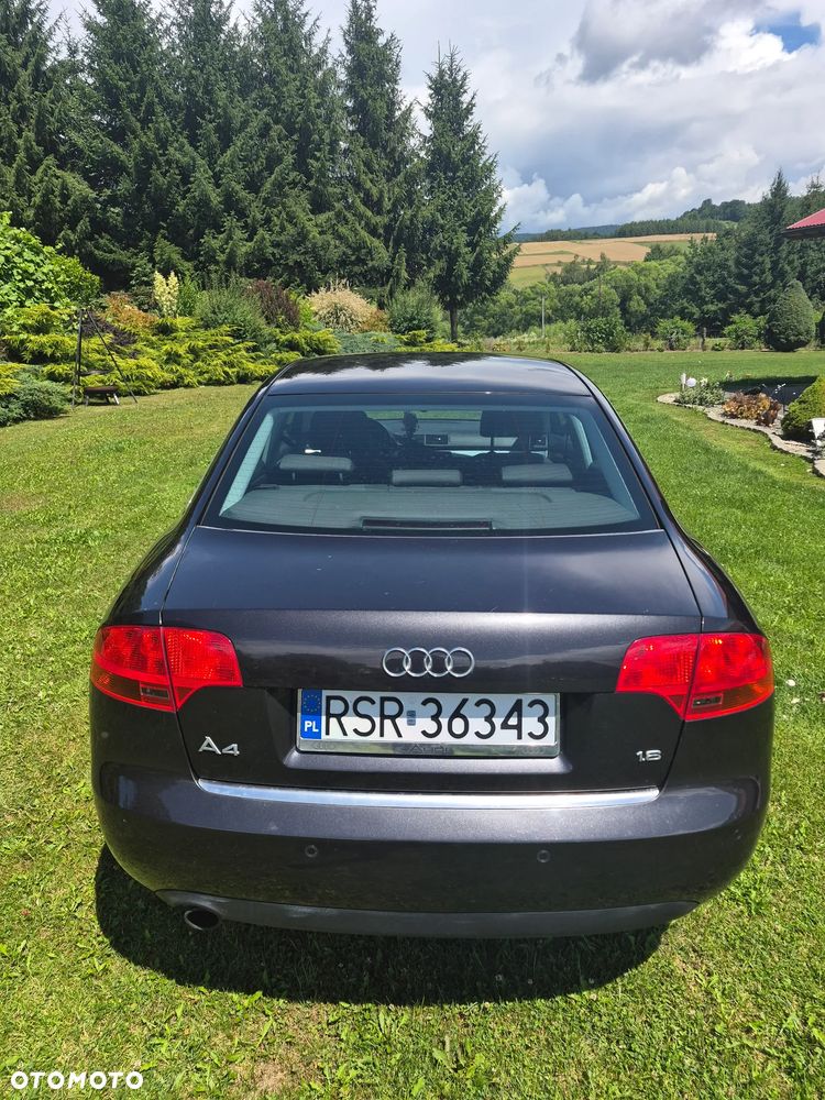 Audi A4 Limousine - 7