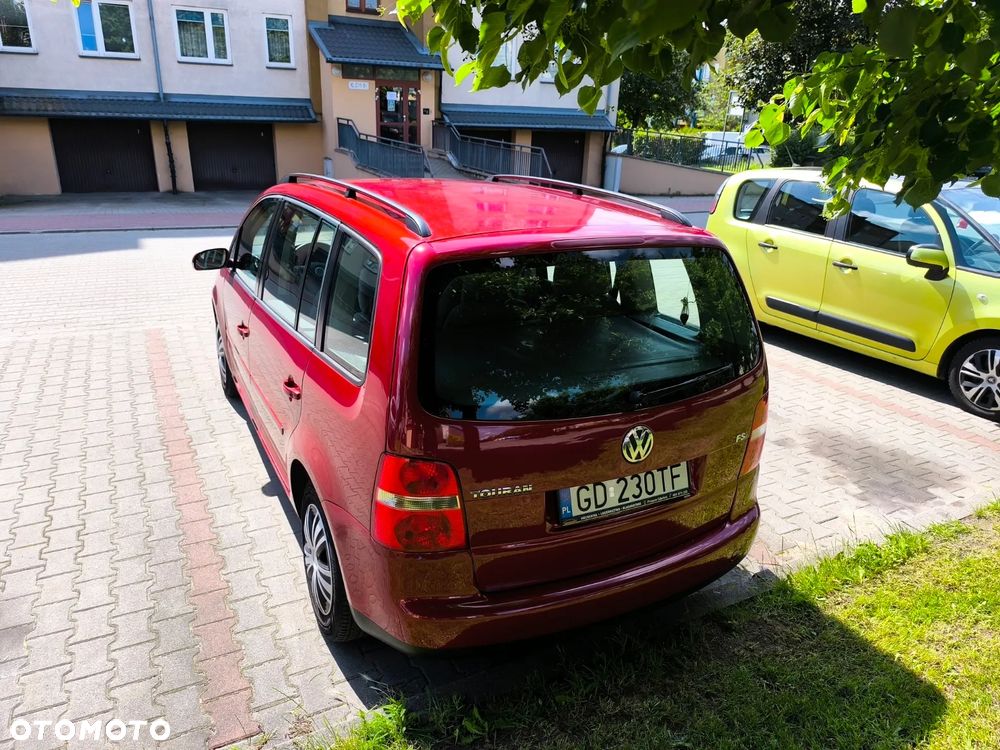 Volkswagen Touran - 3