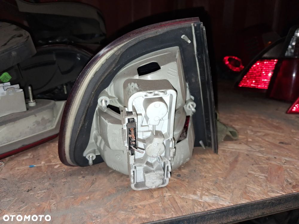 LAMPA TYLNA PRAWA SEAT CORDOBA - 2