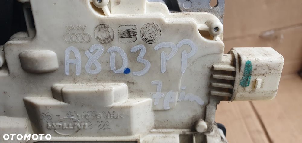 Zamek drzwi prawy przód przedni prawy Audi A8 D3 4E1837016 - 9