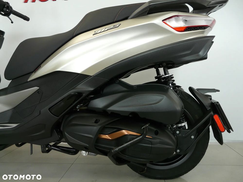 Piaggio MP-3 - 8