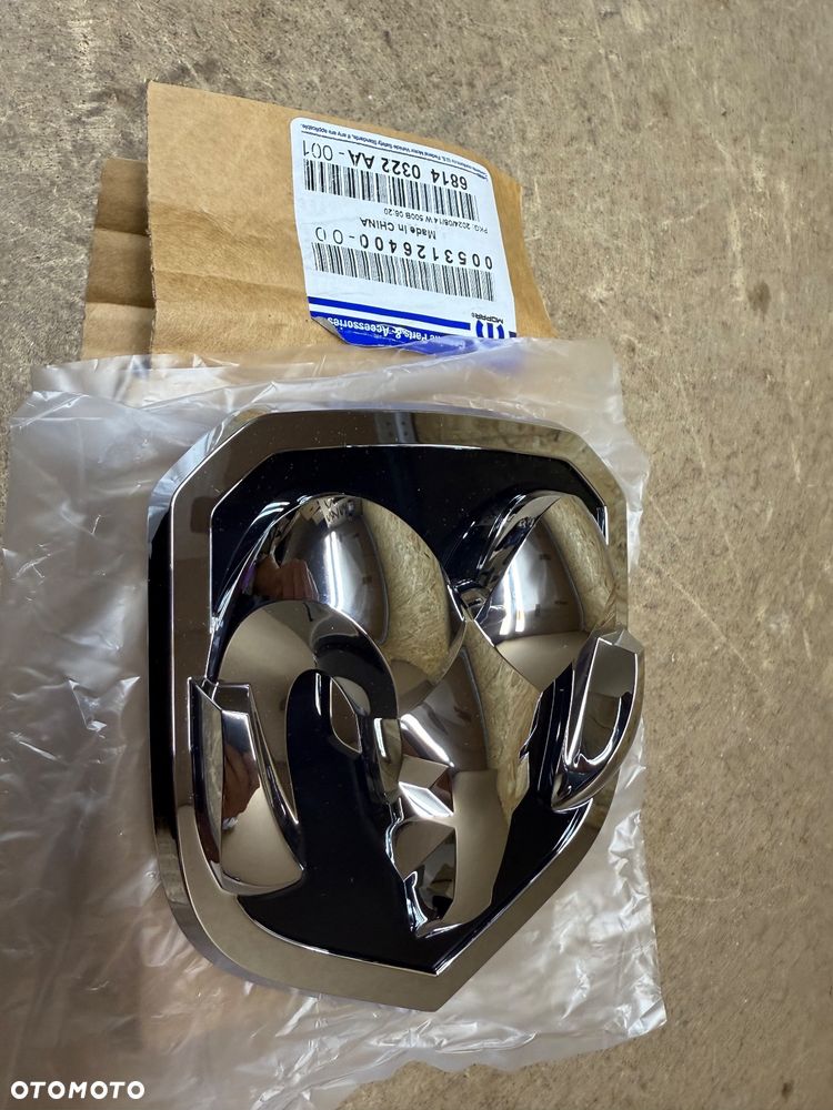 DODGE RAM 1500 IV LIFT 2014 - EMBLEMAT ZNACZEK ATRAPY ORYGINAŁ 68140322AA - 7