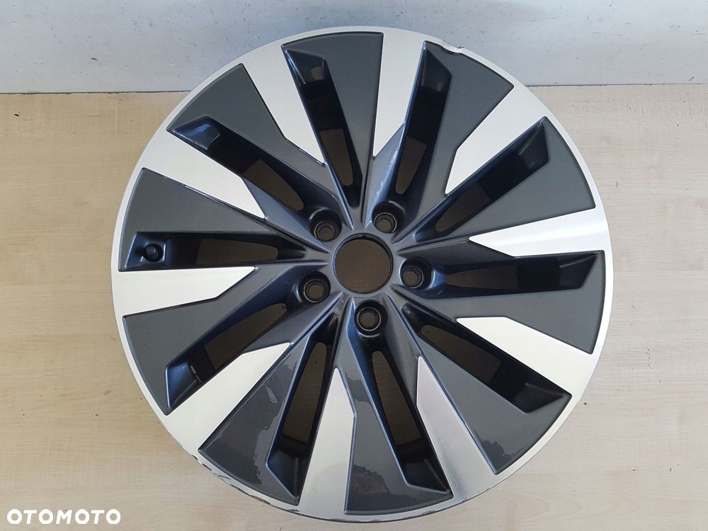 audi a6 c8 felga aluminiowa 18 cali 4k0601025b - 1