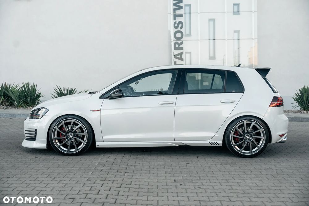 Volkswagen Golf GTI (BlueMotion Technology) DSG Performance - 2