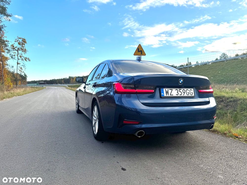 BMW Seria 3 318i - 8