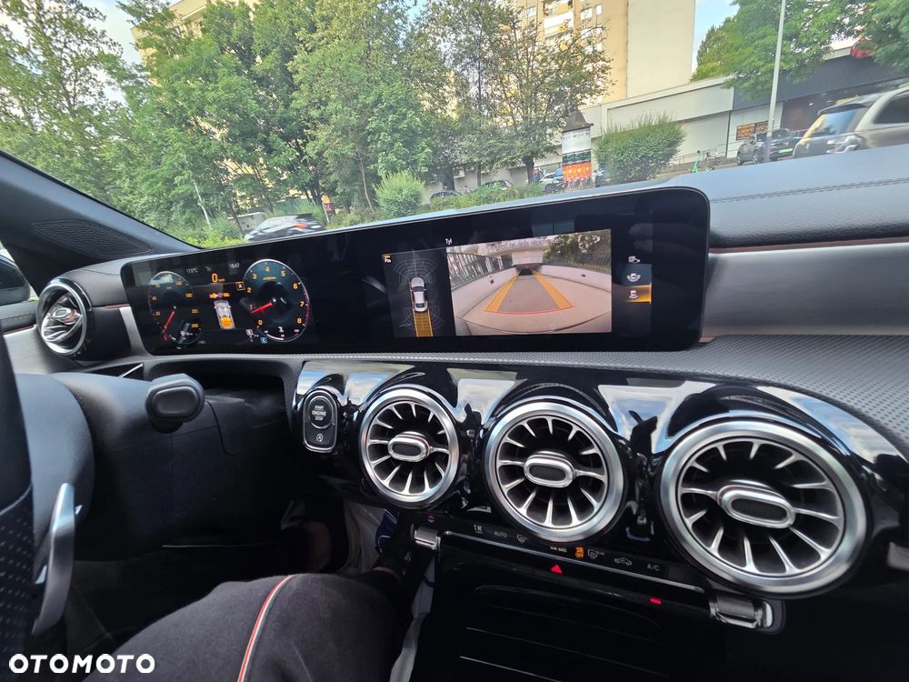 Mercedes-Benz CLA 220 4-Matic AMG Line 7G-DCT - 31