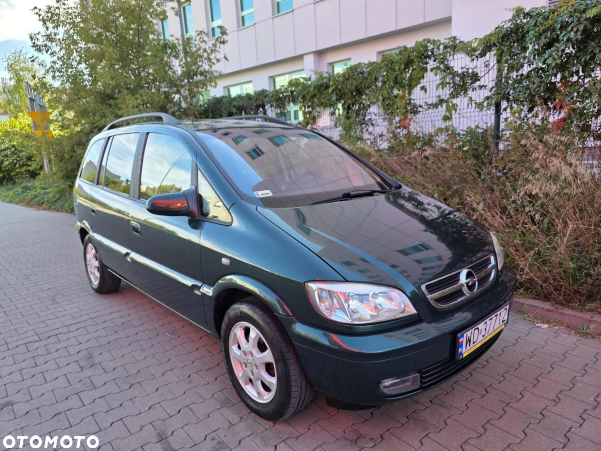 Opel Zafira 1.8 16V Elegance - 1