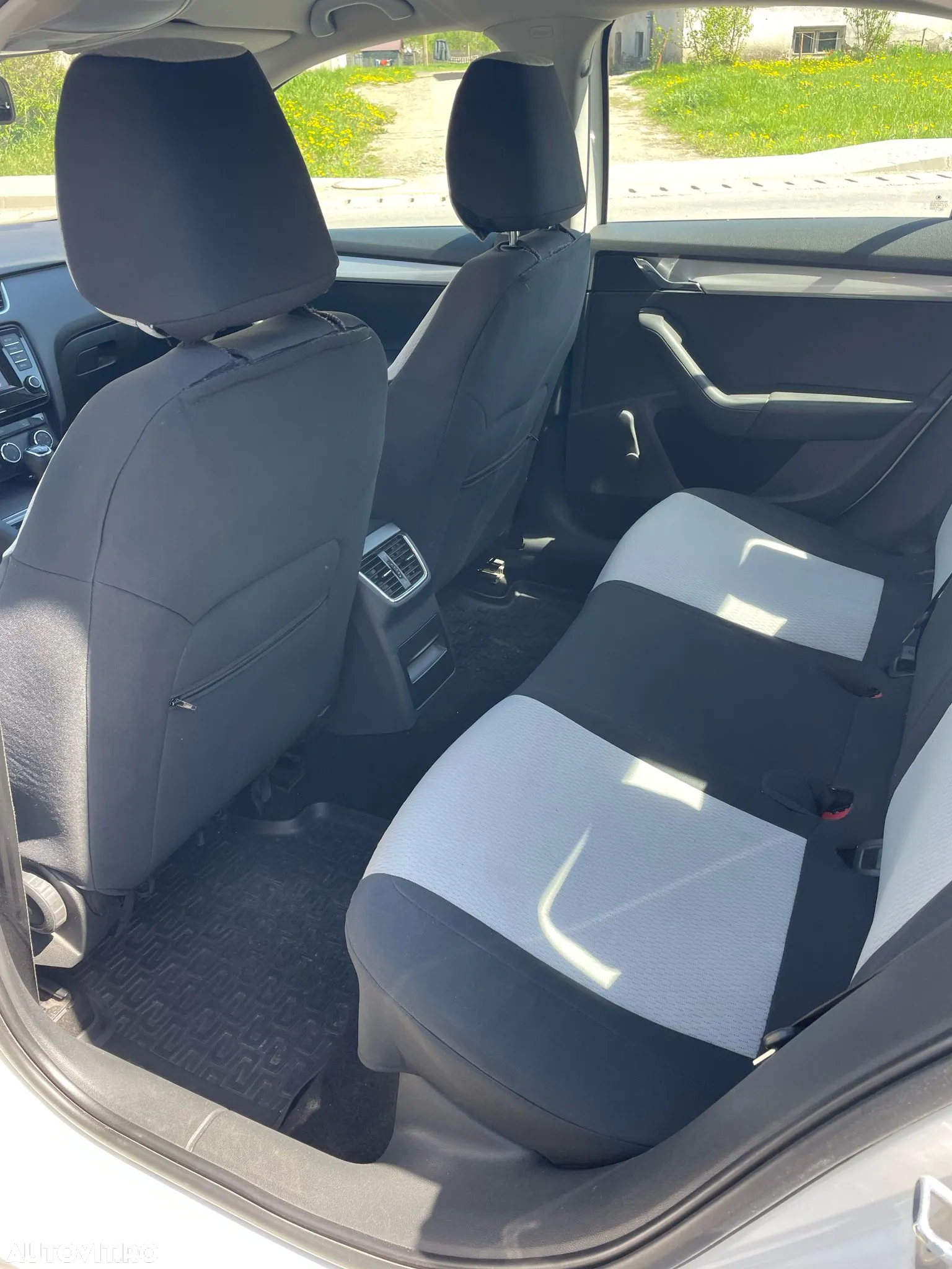 Skoda Octavia 1.6 TDI AMBITION - 19
