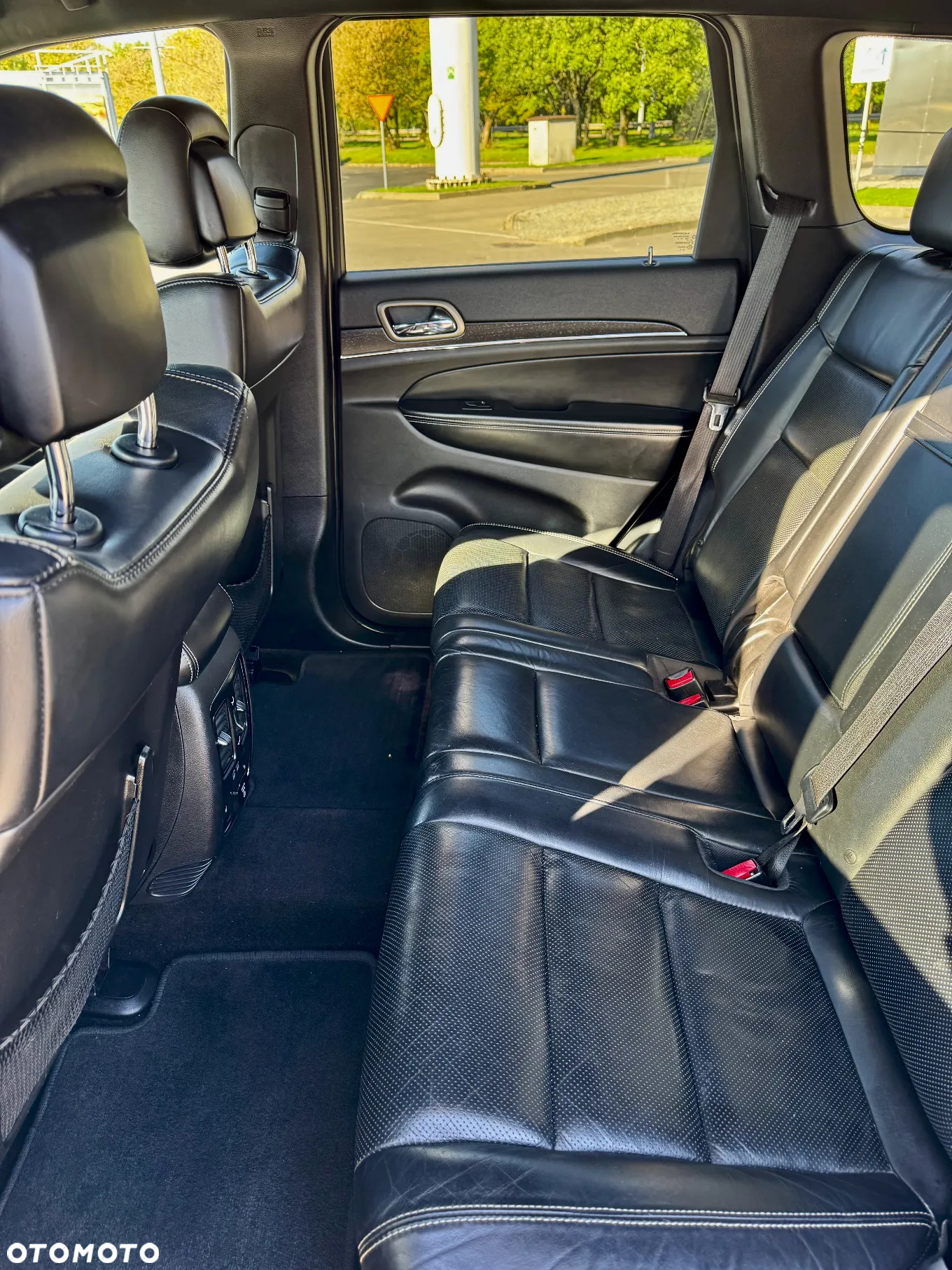 Jeep Grand Cherokee - 17