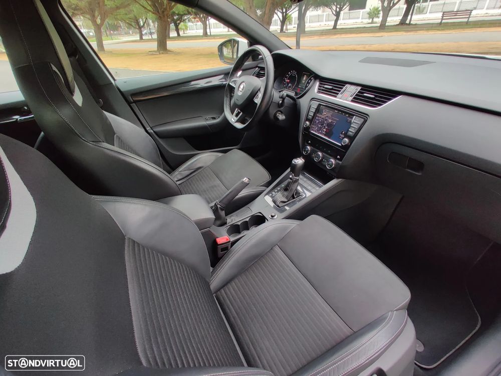 Skoda Octavia 2.0 TDI RS DSG - 26