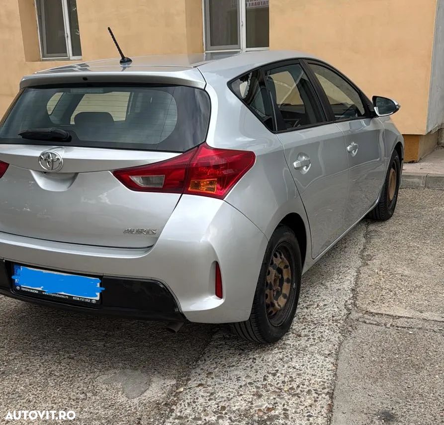 Toyota Auris - 2