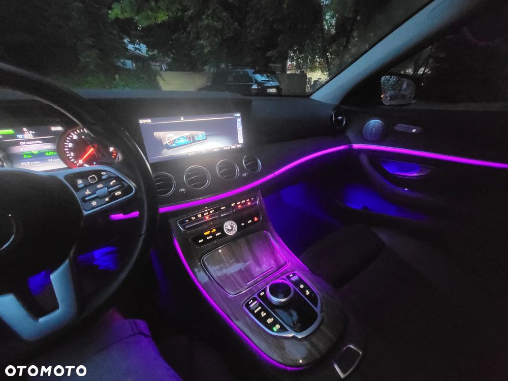 Mercedes-Benz Klasa E 200 Exclusive - 37