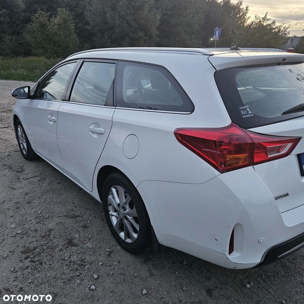 Toyota Auris 1.33 VVT-i Premium Comfort - 11