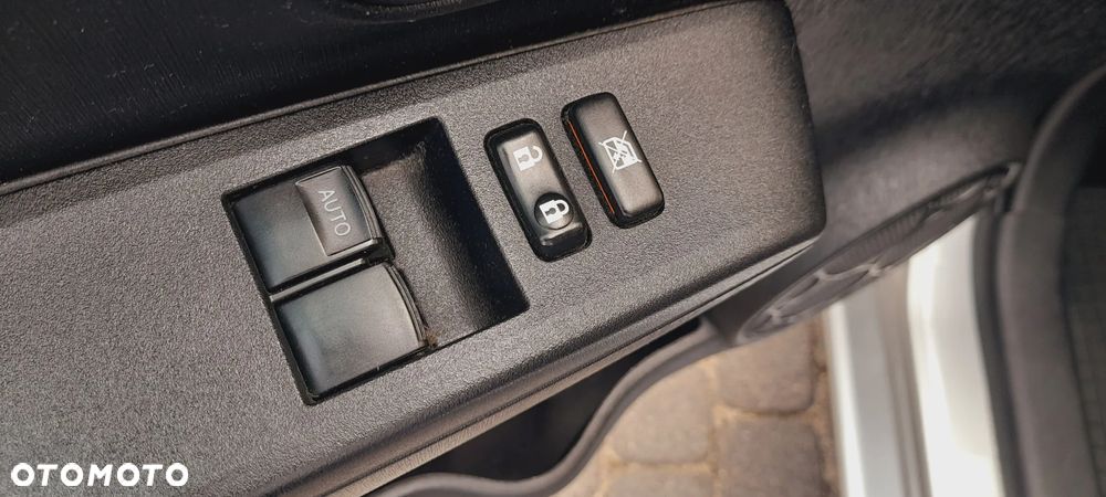 Toyota Yaris - 16