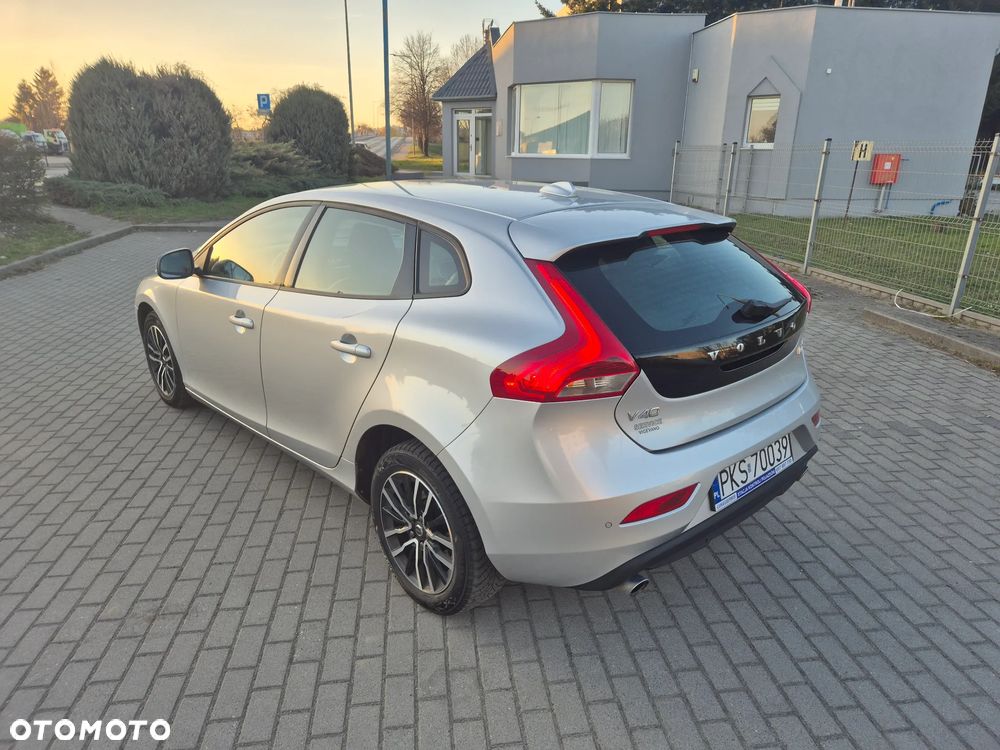 Volvo V40 D2 Inscription - 9