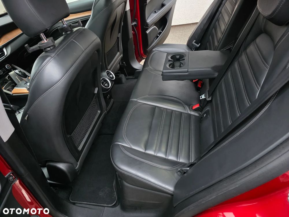 Alfa Romeo Stelvio 2.0 Turbo First Edition Q4 - 13