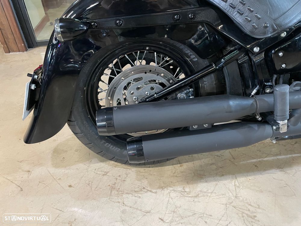 Harley-Davidson Softail FLHCS Heritage Classic 114 - 2