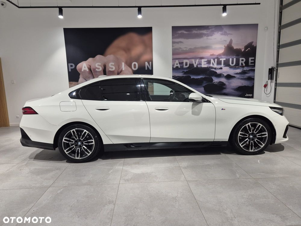 BMW Seria 5 520d xDrive mHEV M Sport - 4