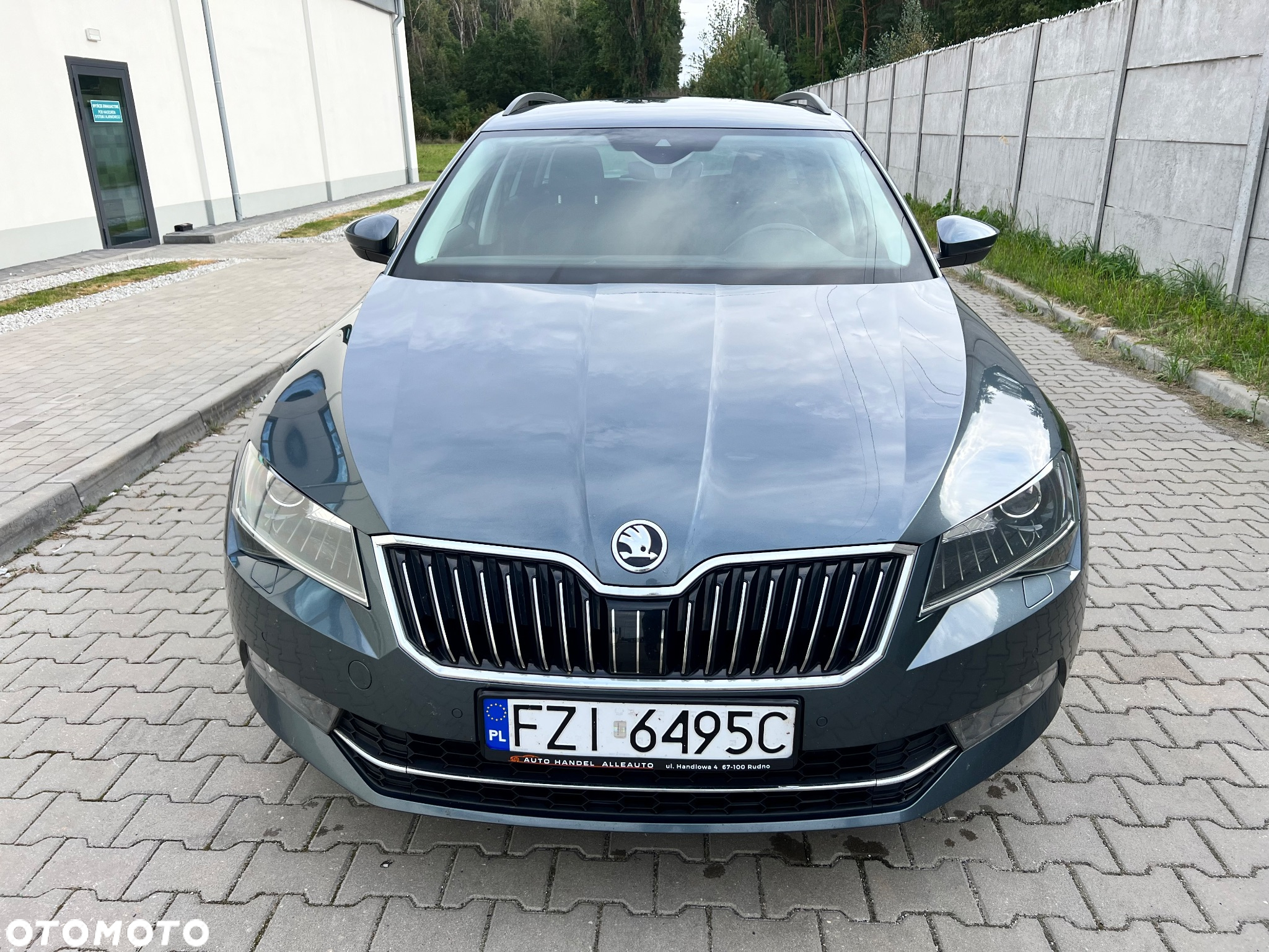 Skoda Superb 2.0 TDI Ambition DSG - 8