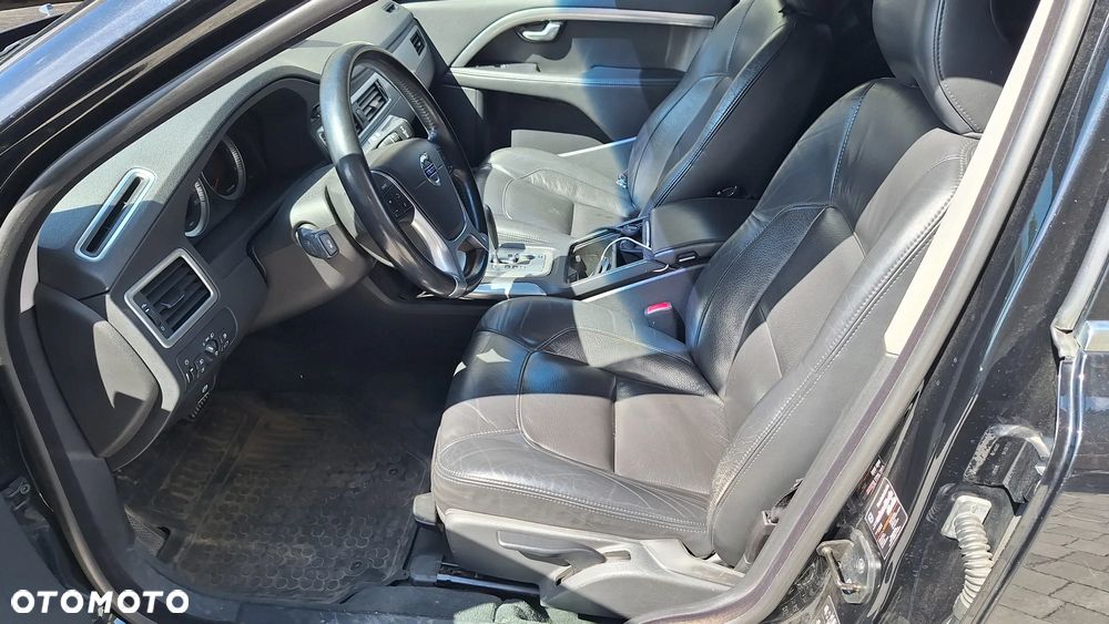 Volvo V70 D5 Momentum - 4