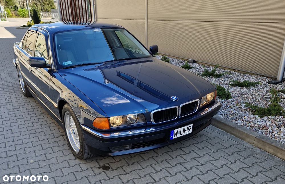 BMW Seria 7 740i V8 - 2
