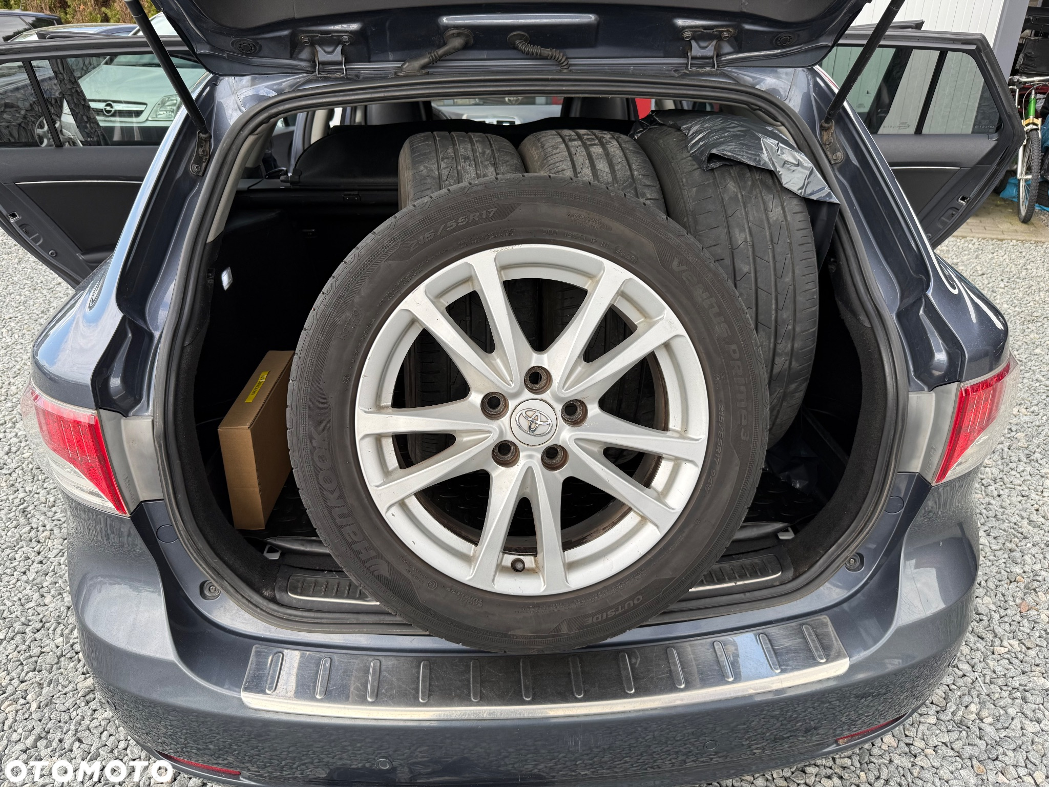 Toyota Avensis 1.8 Sol NAVI - 12