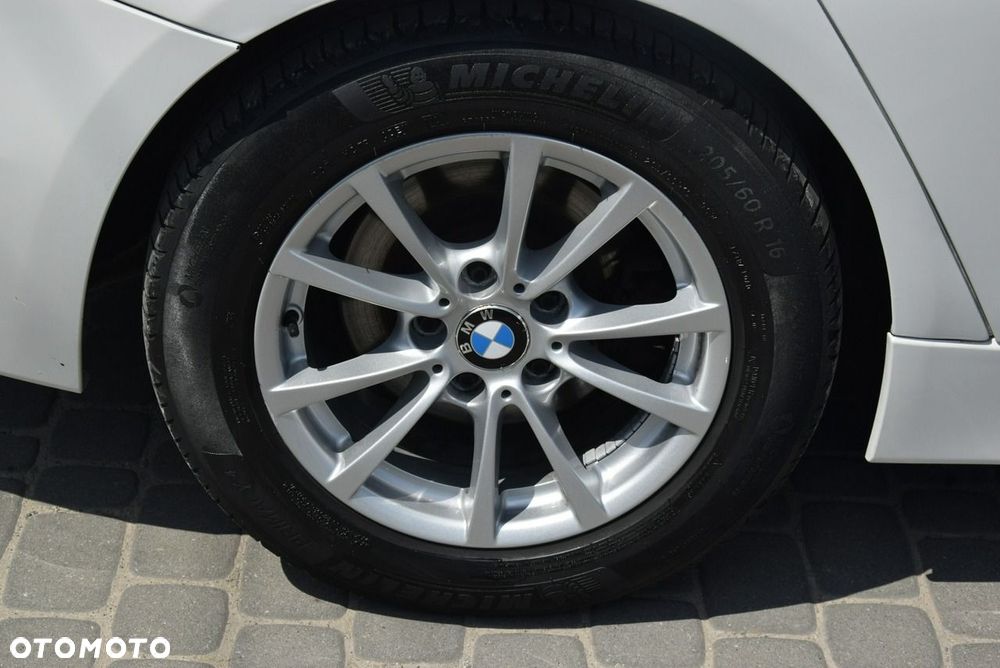 BMW Seria 3 318d Blue Performance - 14