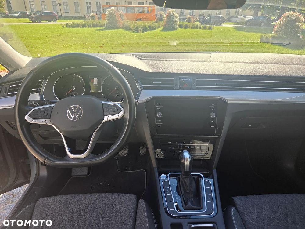 Volkswagen Passat 2.0 TDI SCR Style DSG - 13