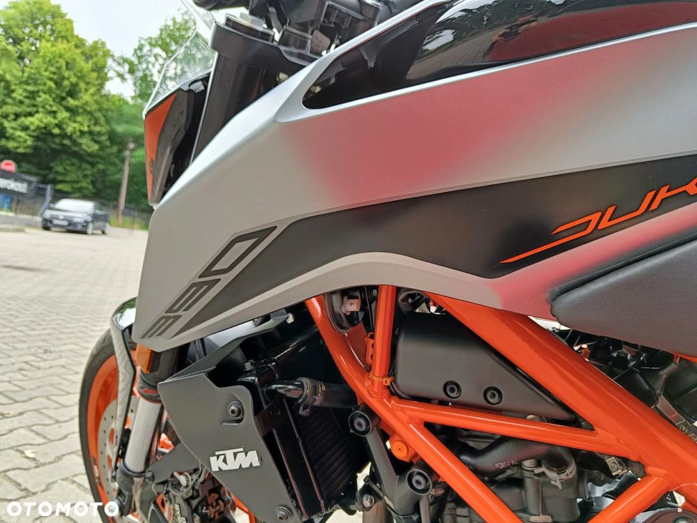 KTM Duke 390 - 18