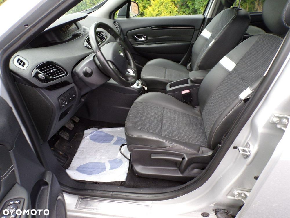 Renault Grand Scenic - 25