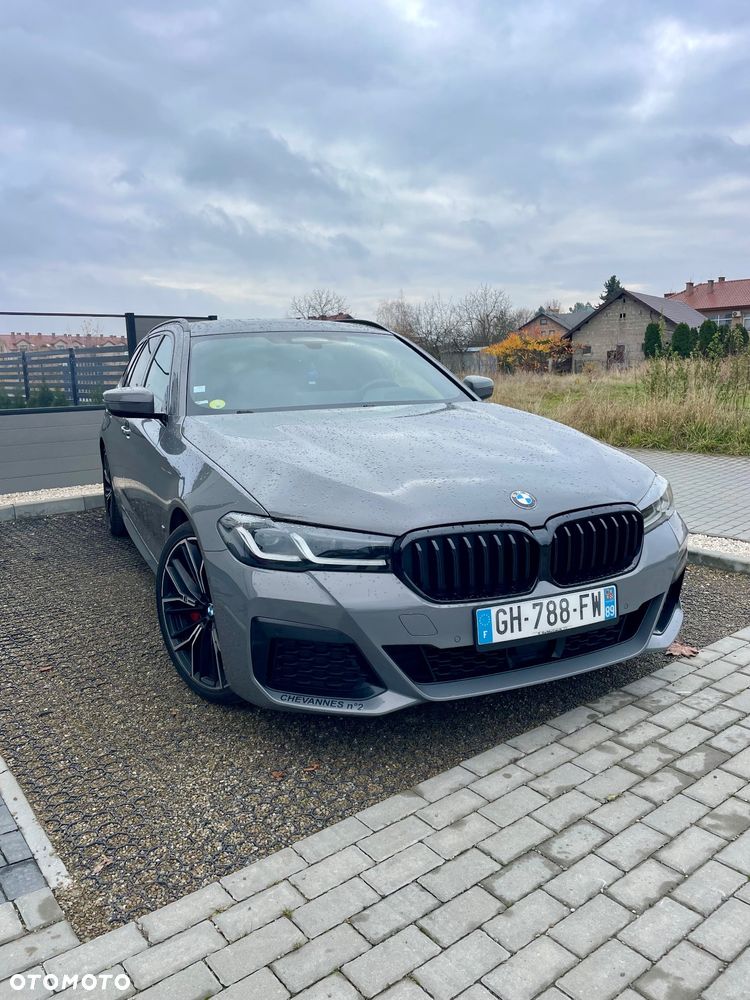 BMW Seria 5 520d xDrive Touring M Sport Edition - 6