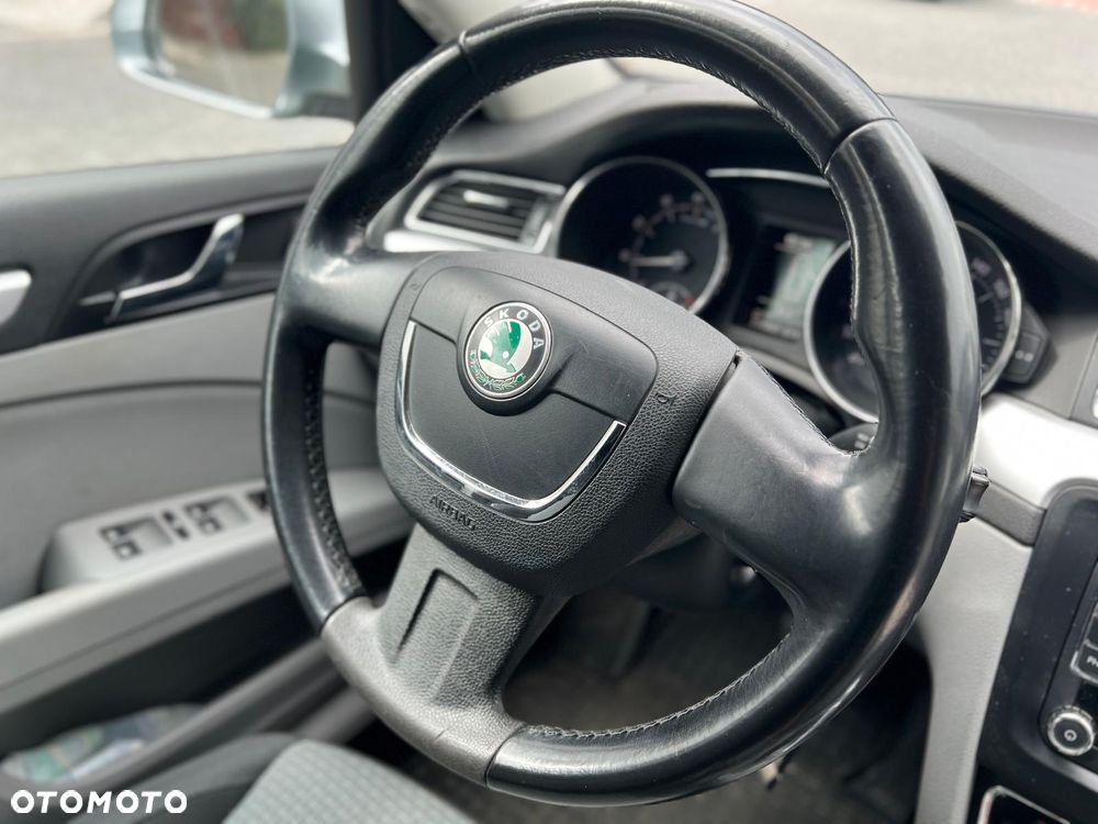 Skoda Superb 1.8 TSI Ambition DSG - 27