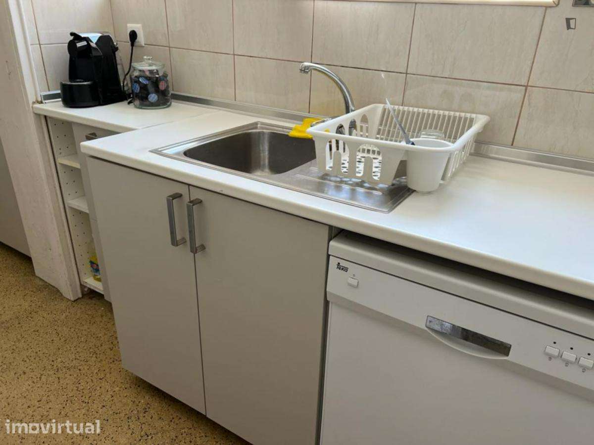 Quarto - localizado em Paranhos Porto - Grande imagem: 4/40