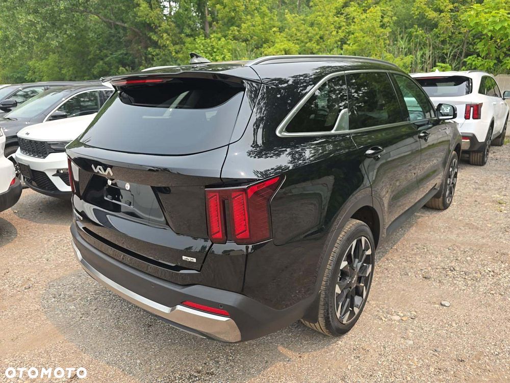 Kia Sorento - 4