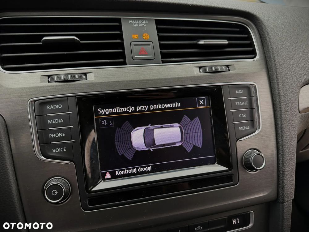 Volkswagen Golf 1.6 TDI BlueMotion Technology Cup - 32